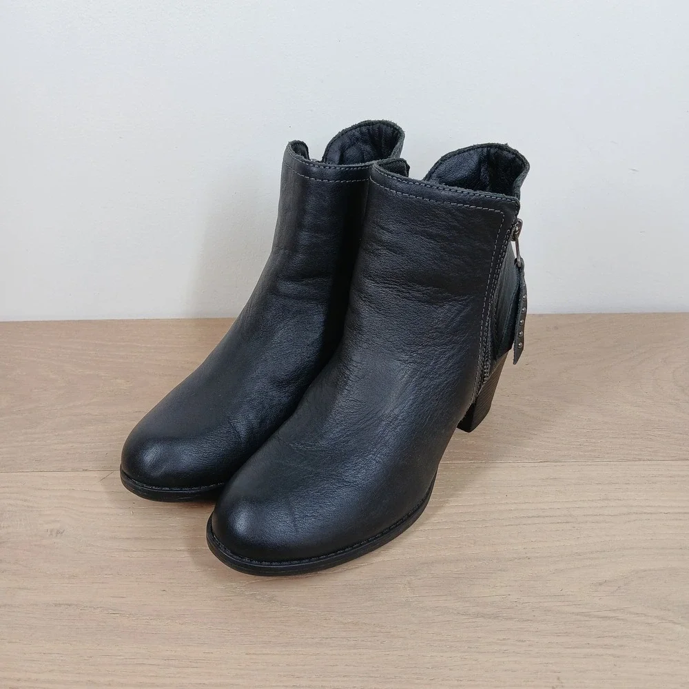 Skechers Ankle Boots Womens 7 Black Leather Studded Zip Block Heel Moto Western